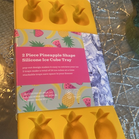 PINEAPPLE SHAPED ice Tray! - Picture 6 of 6